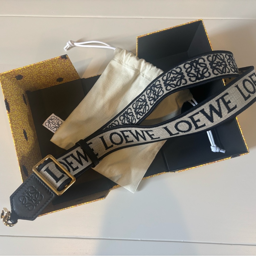 NWT LOEWE Anagram Strap in Jacquard and Calfskin - Navy - Picture 3 of 9